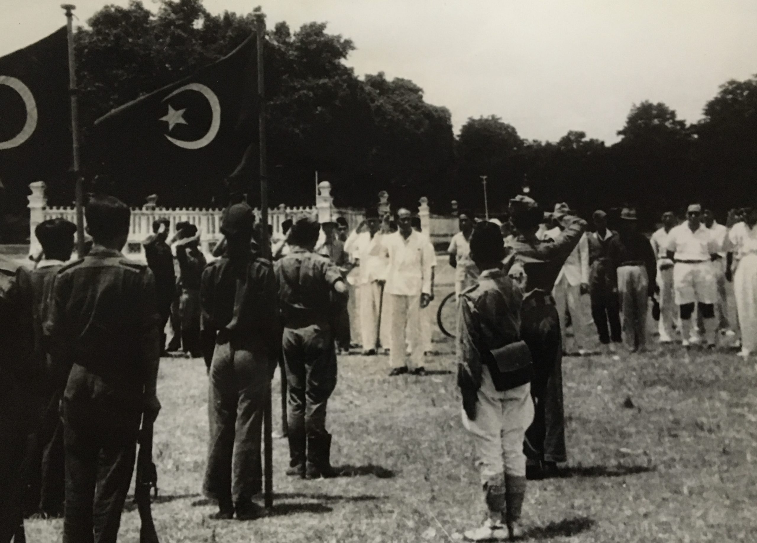 An Islamic militia in Indonesia during the Revolution, 1946
