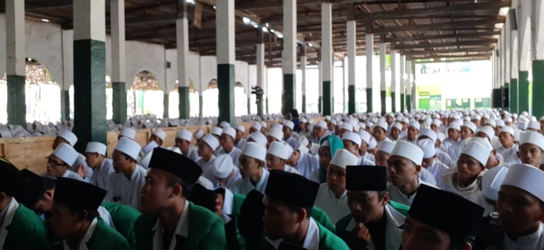 Students in the Nahdlatul Wathan pesantren in Anjani, Lombok